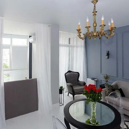 Charming In The Center Apartment *